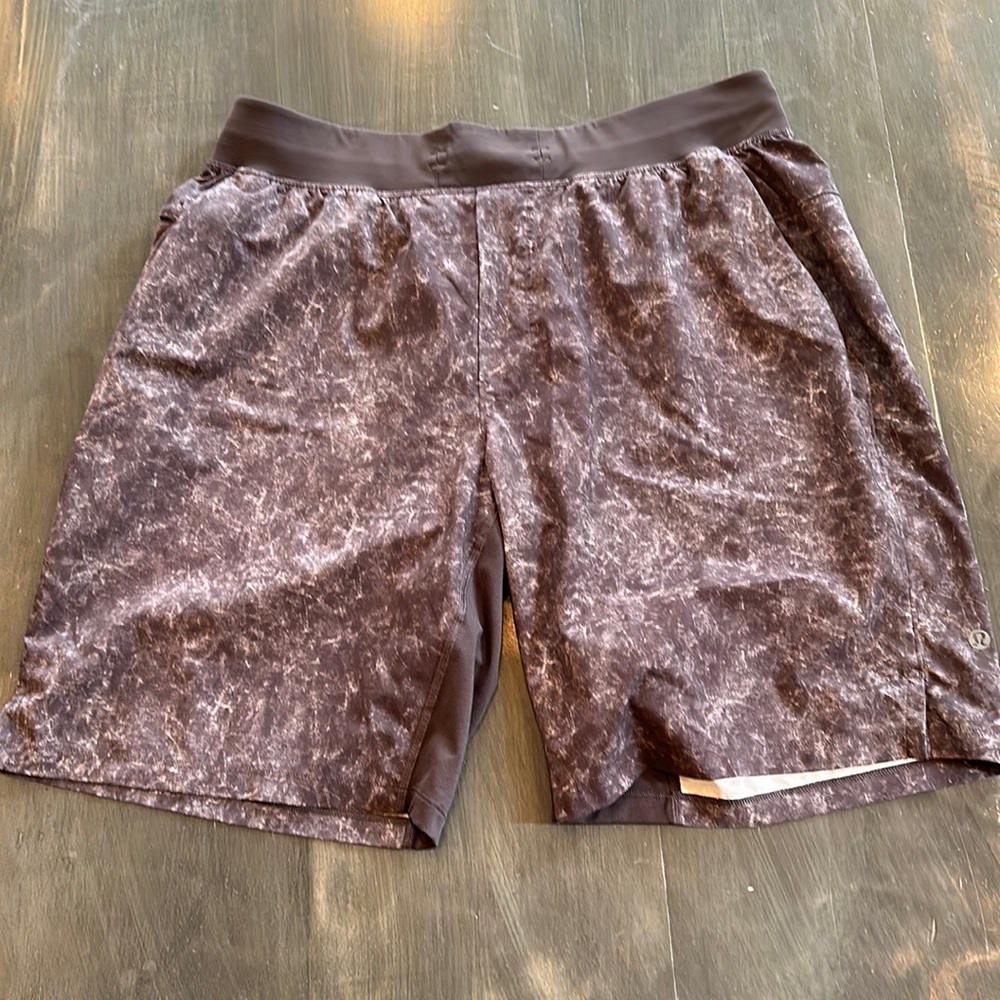 Lululemon THE short 9in unlined size XL Heathered dark brown